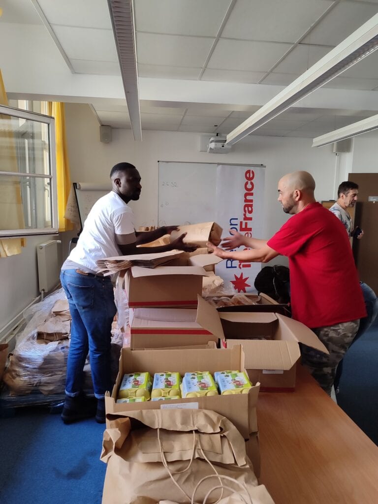 photo 3 1 - Distribution alimentaire Région Ile-de-France/Instituts de formation paramédicale